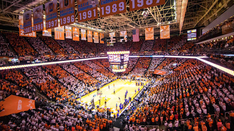 Tennessee Vols Basketball Team Wearing Kevin Durant's Shoes